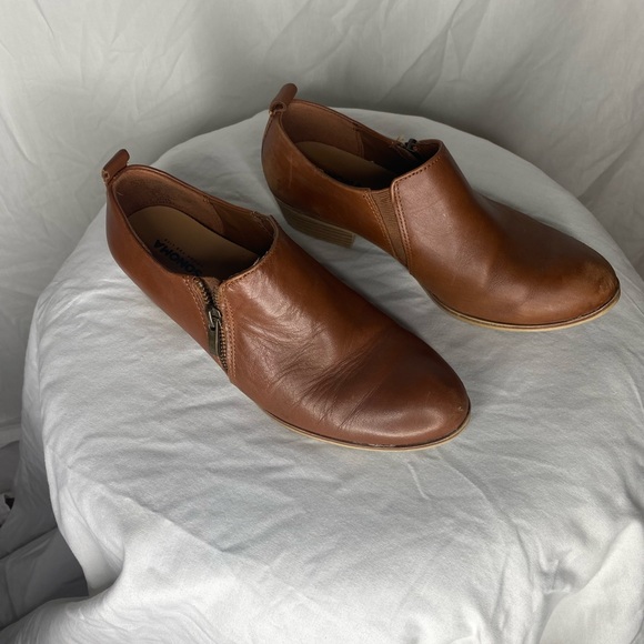 Genuine leather ankle boot - Picture 2 of 5